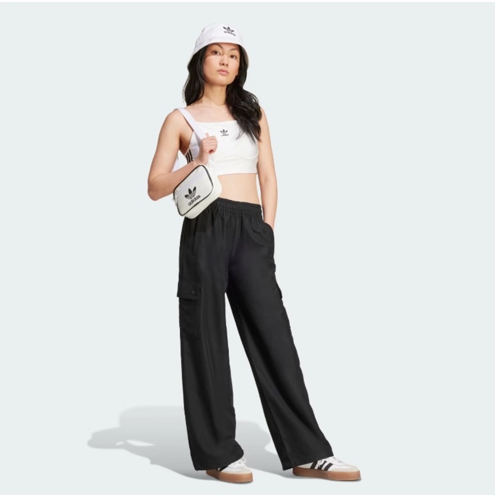 NWT Adidas Originals Women's Essentials Woven Cargo Pants Size XL - Black $75 - Picture 3 of 9